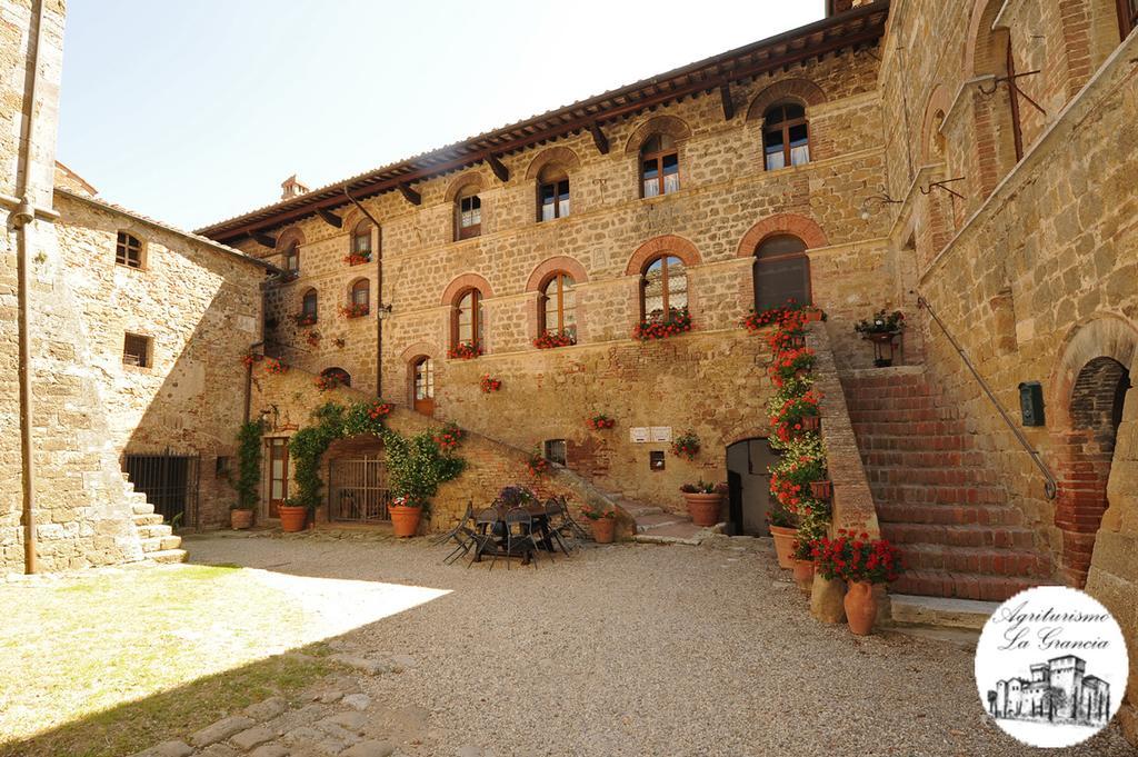 Agriturismo Castello La Grancia Di Spedaletto Pienza Exterior photo
